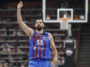 Никола Миротић се извинио "гробарима" после инцидента са картама