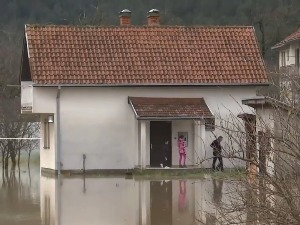 Трагови водених бујица од Рашке до Новог Пазара видљиви на сваком кораку