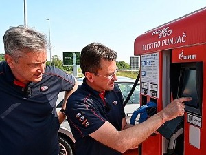 САТ-Патрола Србијом на струју - колико има електричних пуњача?