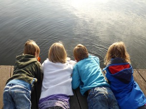 Од најранијег узраста децу учити лепом понашању, до поласка у школу утицај породице је примаран