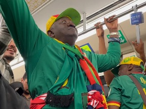 Освета у метроу, Алжирци испратили Камерунце са Мундијала