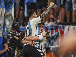 Аргентина рутински до четвртфинала, Аустралија запретила само у финишу