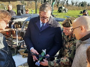 Војна вежба у Никинцима, у фокусу приказ дронова – присуствовао Вучић