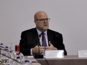 Ховенијер: САД забринуте јер не постоје услови за одржавање избора на северу КиМ