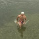 Ни зима, ни кошава га не спречавају да заплива у леденој води