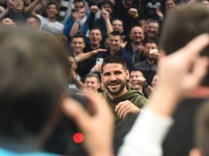 Александар Митровић на евролигашком дербију Партизана и Звезде