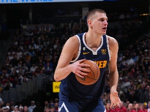 Денвер ношен Јокићем у драматичној завршници савладао Портланд 