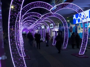  У већини градова - штедљиво са новогодишњом декорацијом 