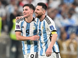 Аргентина у финалу Мундијала, Меси и Алварез јунаци утакмице