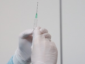 Бесеже вакцину примиле 604 бебе из ГАК "Народни фронт"