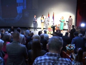 Децембарска награда Чачка самохраној мајци и хранитељки Татјани Обрадовић