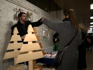 Новогодишњи базар у Јагодини за помоћ у лечењу двогодишњег Косте