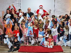 Просвјетини најмлађи ђаци дочекали Светог Николу