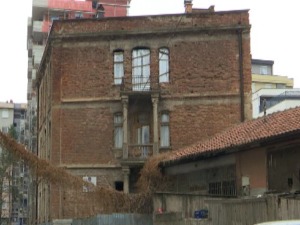 Приштина буџетом предвидела обнову куће нацистичког сарадника Џафера Девe