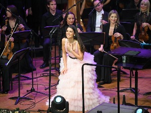 Коларац као Карнеги хол: Овације на спектакуларном гала концерту сопрана Тамаре Рађеновић