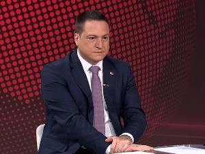 Ружић: Од јануара наставницима повећање од 12,5 одсто; трећина осмака за трећи тест бира биологију