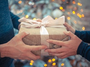 Празнична куповина уз тање новчанике, највреднији поклони су ипак бесплатни