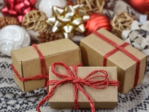 Ново време, нови дарови – како су компаније прилагодиле поклоне за пословне партнере