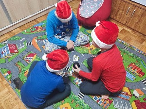 "Скроман" дочек Нове године у кругу породице