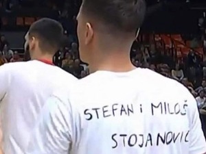 Снажна порука Недовића на утакмици против Валенсије, пружио подршку рањеним младићима на КиМ
