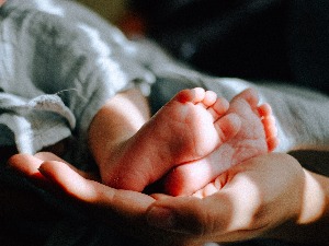 Беба пронађена у колицима на улици у Крагујевцу, смештена у хранитељску породицу