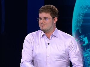 Петар Величковић учи компјутере да резонују, али им не би дао да га возе