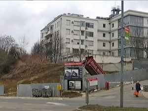 Тржиште некретнина се у свету "хлади", а у Србији "усијава", када ће цене станова почети да падају