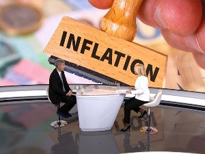 Професор Савић за РТС: Ово није крај инфлације, само предах пред буру