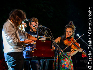 Glatt & Verkehrt 2022 – Натали и Британи Хас и Ји Вагабондс