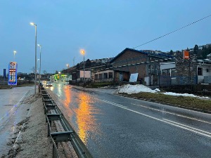 Излила се мала количина мазута на путу у Новој Вароши, киша уклонила трагове