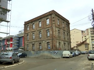 Приштина поново најављује рестаурацију куће Џафера Деве