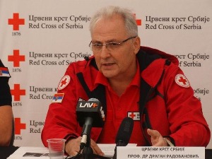 Професионалци: Проф. др Драган Радовановић - хирург, председник Црвеног крста Србије