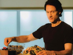 Опседнут успоравањем старења – годишње троши два милиона долара на третмане, операције и дијете