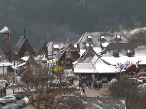 И кад није Кустендорф, Кршање посетиоцима, уз укусан залогај, нуди величанствене призоре