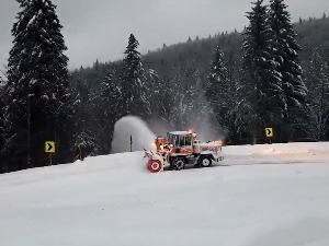 Сметови на Голији, на терену тешка механизација