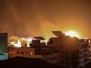 Raketni napad na Pojas Gaze, Izrael tvrdi da su cilj bile lokacije za proizvodnju raketa i oružja