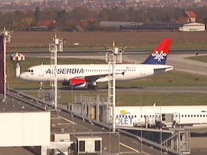 Авион принудно слеће из два разлога - како посада реагује у тим ситуацијама