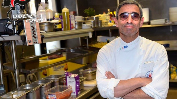 Arrestato famigerato boss mafioso italiano che si nascondeva e lavorava come pizzaiolo da 16 anni