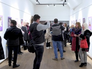 Изложба "Два лица, један живот" - исповест о тешкој борби против рака али и опомена