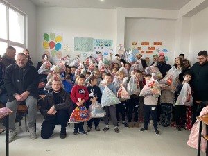 Хиљаду пакетића деци на КиМ из Сремске Митровице