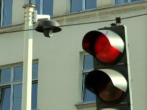 Оштрија контрола возача, саобраћајна сигнализација под видео-надзором