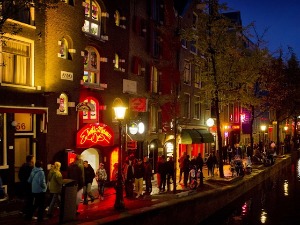 Без канабиса у Улици црвених фењера