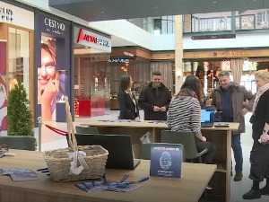 "Технолошко ћоше" за пензионере у Београду - како да комуницирају преко интернета