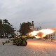 Почасна артиљеријска паљба са 10 плотуна поводом Дана државности
