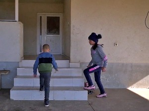 Кад чељад нису бесна, ни кућа није тесна – дванаесторо Чакаревића стасава под истим кровом