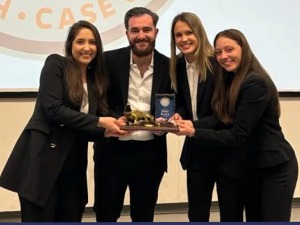 Прво место студентима ФОН-а у Гејнсвилу - такмичење у решавању пословних проблема