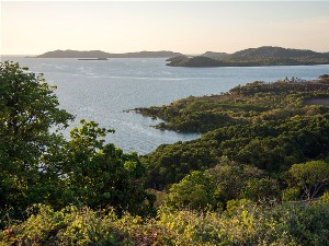 Отет професор аустралијског универзитета у брдима Папуе Нове Гвинеје