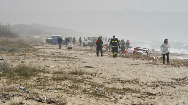 58 migranti muoiono in un incidente in barca nel sud Italia