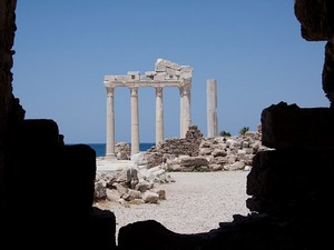 Ђулио Гвидорици и Силвија Романи: Море богова