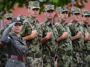 Зашто је проблем капетаница, а није слушкиња и чистачица